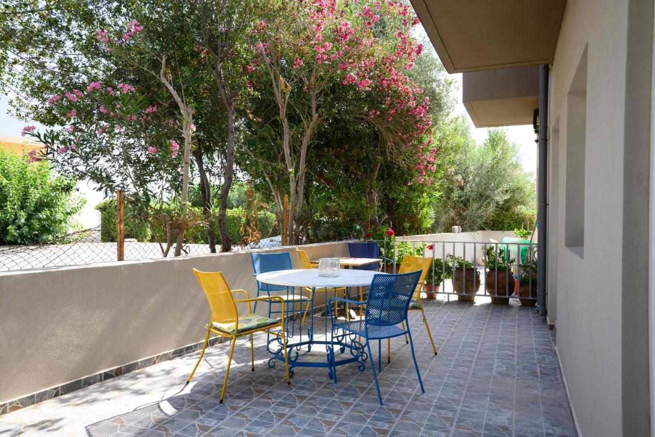 Walk 2 The Beach; Ammoudara Apts Gazi Exterior foto